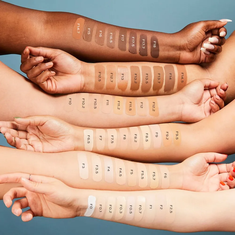 Revolution Beauty Conceal & Hydrate Foundation F17 23 ml^ Foundation