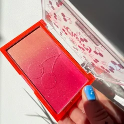 Revolution Beauty I Heart Revolution Cherry Ombre Blusher^ Blush