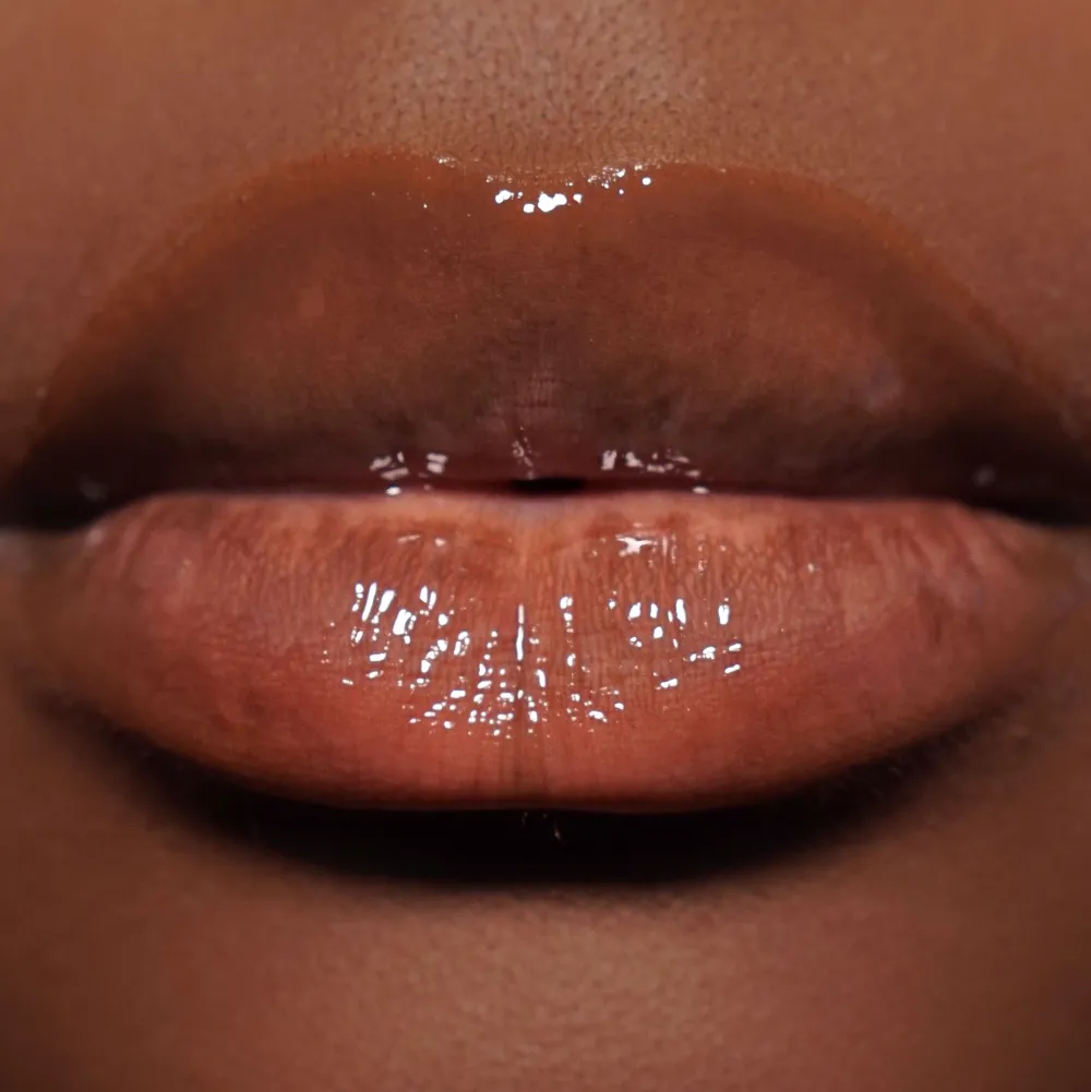 Revolution Beauty I Heart Revolution Strawberry Glaze Lip Gloss The Boys Are Waiting^ Lip Gloss