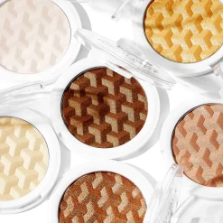 Revolution Beauty Relove by Revolution Super Highlighter Cmp^ Highlighter